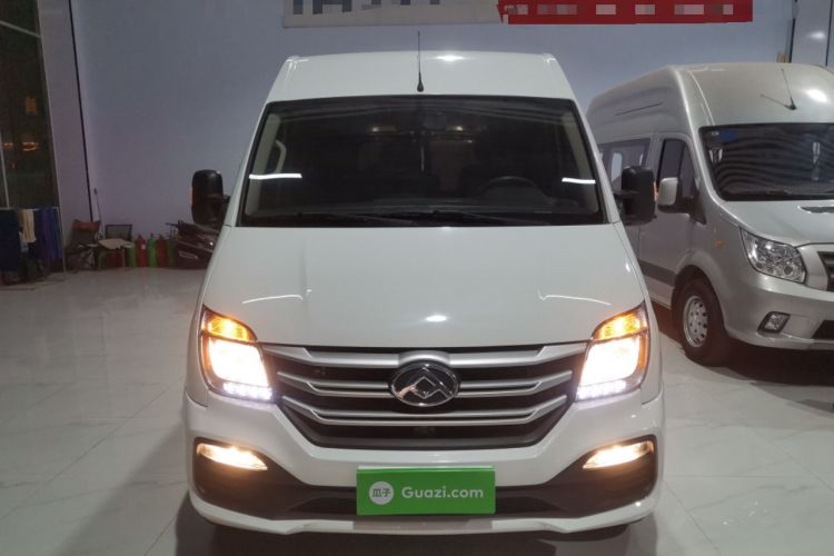 Used SAIC MAXUS Xintu V80 2024 Aotuntong Value Edition 6MT Short Wheelbase Mid-Height Roof 127 Ps 5/6 Seats Front