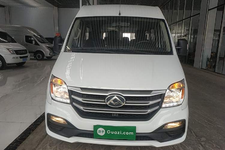 Used SAIC MAXUS Xintu V80 2024 Aotuntong Value Edition 6MT Short Wheelbase Mid-Height Roof 127 Ps 5/6 Seats Front