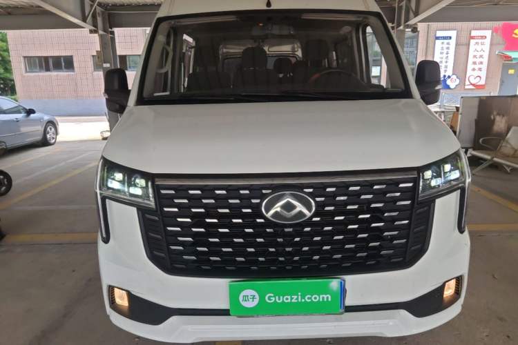 Used SAIC MAXUS Xintu V80 2024 Aoyuntong 6MT Long-Wheelbase Mid-Roof Model 127 Ps 6/7/8/9 Seater Front