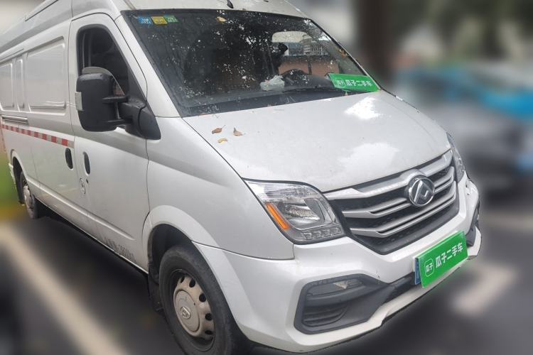 Used SAIC MAXUS Xintu V80 2024 City Distribution King PLUS Value Edition 6MT Long Wheelbase Mid-Roof Design 127 Ps 3 Seats Front Right 45 Deg
