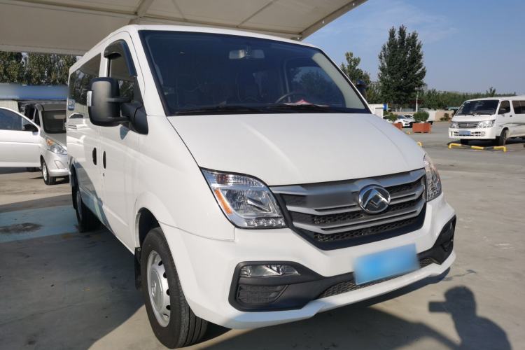 Used SAIC MAXUS Xintu V80 2024 Aotuntong Value Edition 6MT Short Wheelbase Ultra-Low Roof 127 Ps 5/6 Seats Front Right 45 Deg