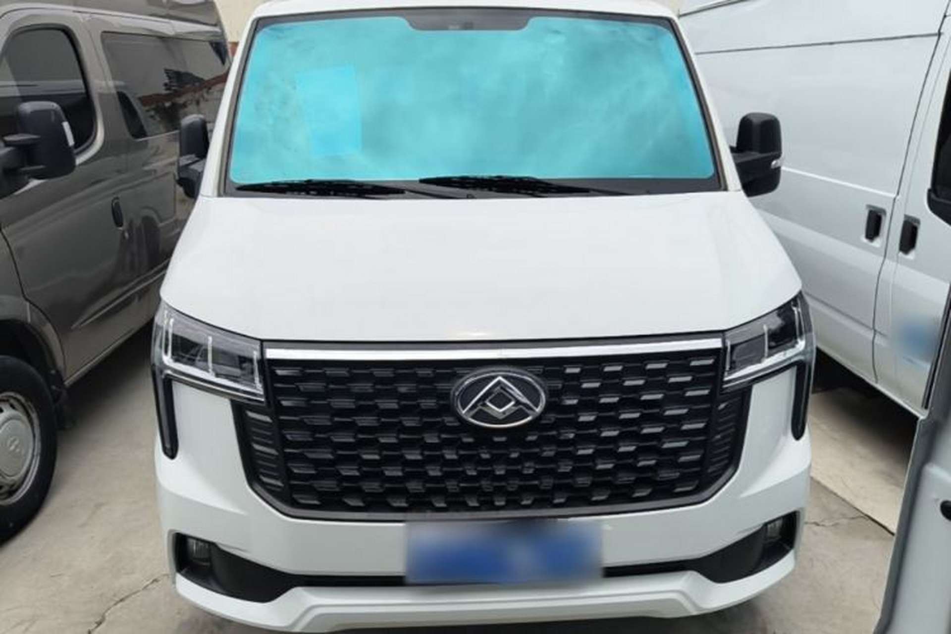 Used SAIC MAXUS Xintu V80 2024 Aotuntong Value Edition 6MT Short Wheelbase Ultra-Low Roof 127 Ps 5/6 Seats Front