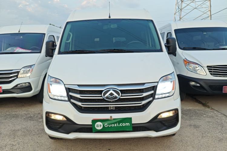 Used SAIC MAXUS Xintu V80 2024 Aotong Value Edition 6MT Long-Wheelbase Mid-Roof Model with 127 Ps Available in 6/7/8/9-Seater Configurations Front