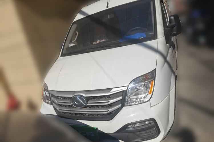 Used SAIC MAXUS Xintu V80 2024 City Distribution King PLUS Value Edition 6MT Short Wheelbase Ultra-Low Roof 147 Ps 3 Seats Front