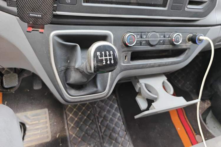 Used SAIC MAXUS Xintu V80  Gear Lever
