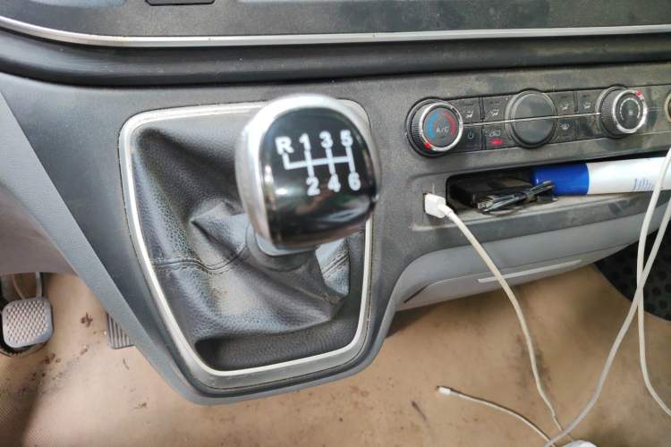 Used SAIC MAXUS Xintu V80  Gear Lever