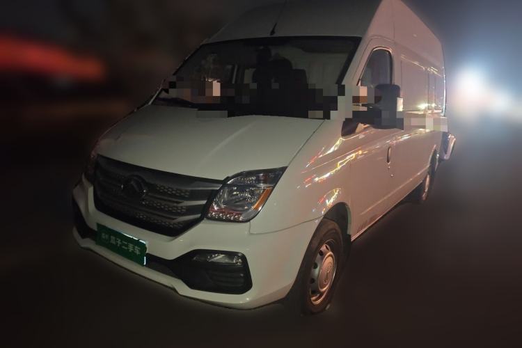 SAIC MAXUS Xintu V80 2024 City Distribution King PLUS Value Edition 6MT Long Wheelbase High Roof 127 Ps 3 Seats