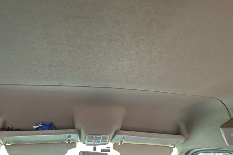 Used SAIC MAXUS Xintu V80 2024 Aotuntong 6MT Long-Wheelbase Mid-Roof Model 147 Ps 6/7/8/9-Seater Headliner