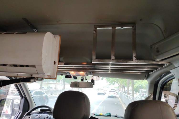 Used SAIC MAXUS Xintu V80  Headliner