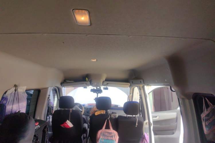 Used SAIC MAXUS Xintu V80 2024 Facelift Aoyuntong 6MT Long Wheelbase Ultra-Low Roof 147 Ps 6/7/8/9-Seater Headliner
