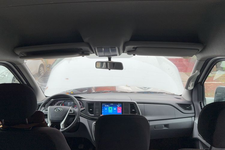 Used SAIC MAXUS Xintu V80 2024 Aoyuntong 6MT Short-Wheelbase Mid-Roof Model 147 Ps 5/6 Seats Headliner