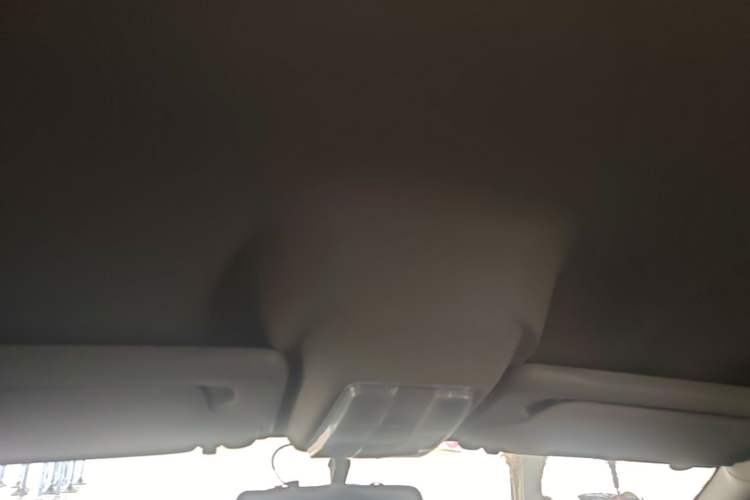 Used SAIC MAXUS Xintu V80 2024 Aoyuntong 6MT Long-Wheelbase Mid-Roof Model 127 Ps 6/7/8/9 Seater Headliner