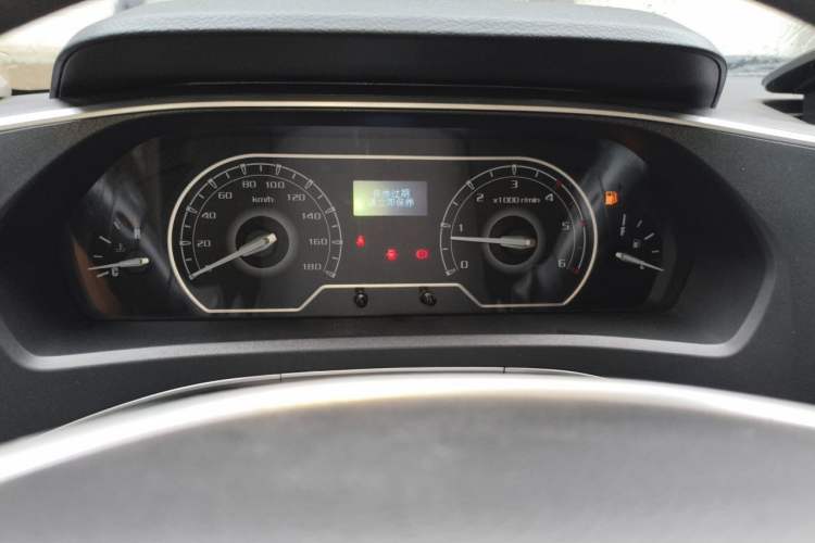 Used SAIC MAXUS Xintu V80 2024 Aotong Value Edition 6AMT Long Wheelbase Mid-Roof Model 127 Ps 6/7/8/9-Seater Instrument Cluster