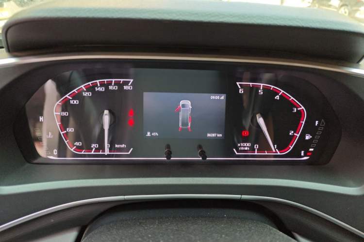 Used SAIC MAXUS Xintu V80 2024 Aotuntong 6MT Long-Wheelbase Mid-Roof Model 147 Ps 6/7/8/9-Seater Instrument Cluster
