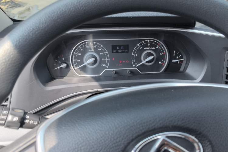 Used SAIC MAXUS Xintu V80 2024 Aotuntong Value Edition 6MT Short Wheelbase Ultra-Low Roof 127 Ps 5/6 Seats Instrument Cluster