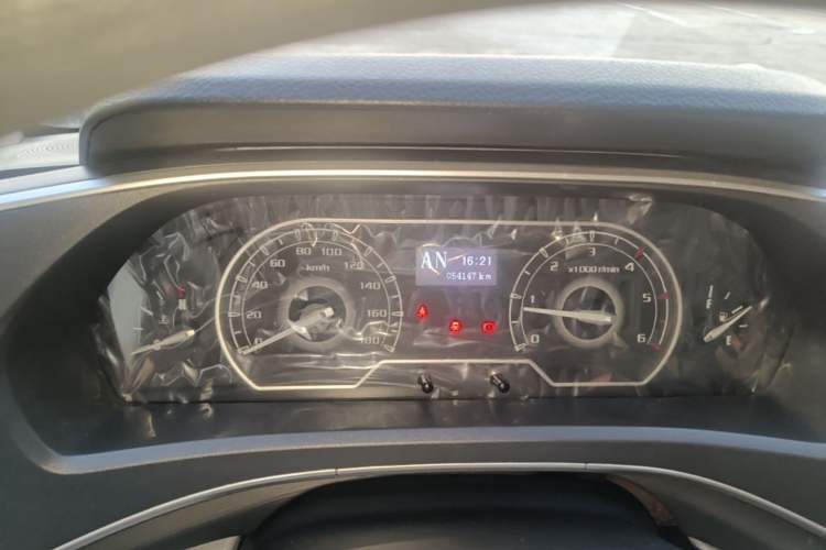 Used SAIC MAXUS Xintu V80 2024 Aotong Value Edition 6AMT Short Wheelbase Mid-Roof Model 127 Ps 5/6 Seats Instrument Cluster