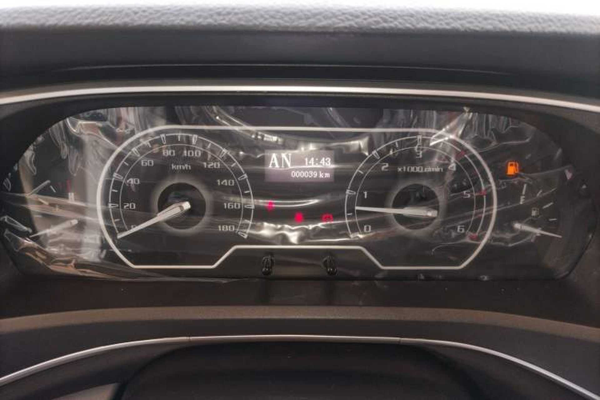 Used SAIC MAXUS Xintu V80 2024 Aotong Value Edition 6AMT Short Wheelbase Ultra-Low Roof 127 Ps 5/6 Seats Instrument Cluster