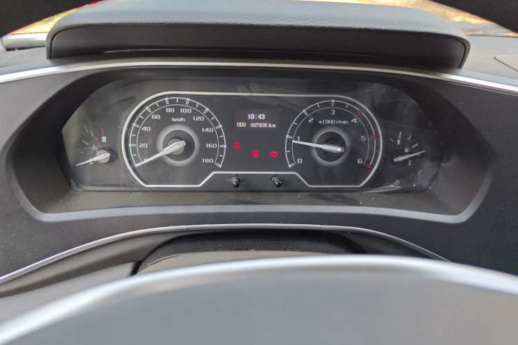 Used SAIC MAXUS Xintu V80 2024 Aotong Value Edition 6MT Long-Wheelbase Mid-Roof Model with 127 Ps Available in 6/7/8/9-Seater Configurations Instrument Cluster