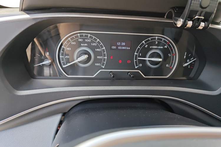Used SAIC MAXUS Xintu V80 2024 Aotuntong Value Edition 6MT Short Wheelbase Ultra-Low Roof 127 Ps 5/6 Seats Instrument Cluster