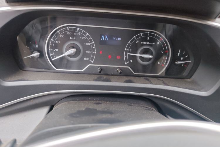 Used SAIC MAXUS Xintu V80 2024 Aotong Value Edition 6AMT Short Wheelbase Ultra-Low Roof 127 Ps 5/6 Seats Instrument Cluster
