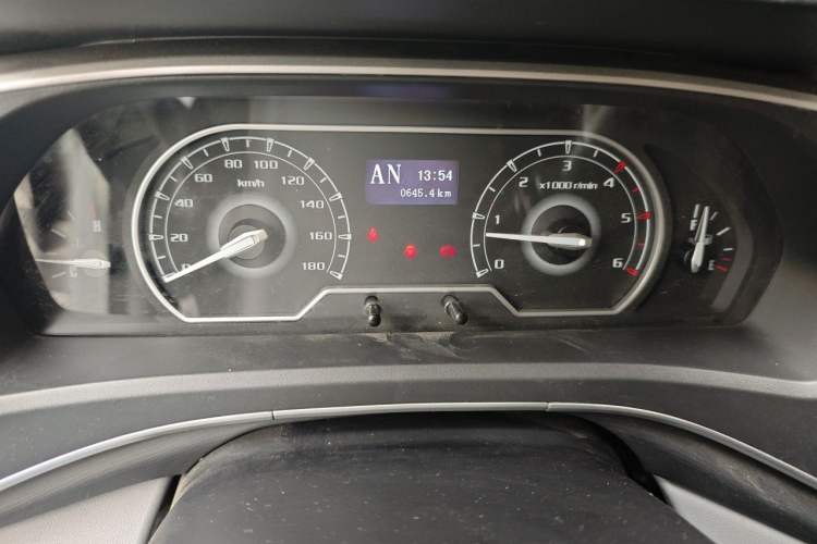 Used SAIC MAXUS Xintu V80 2024 Aotuntong Value Edition 6AMT Long Wheelbase Ultra-Low Roof 127 Ps 6/7/8/9-Seater Instrument Cluster
