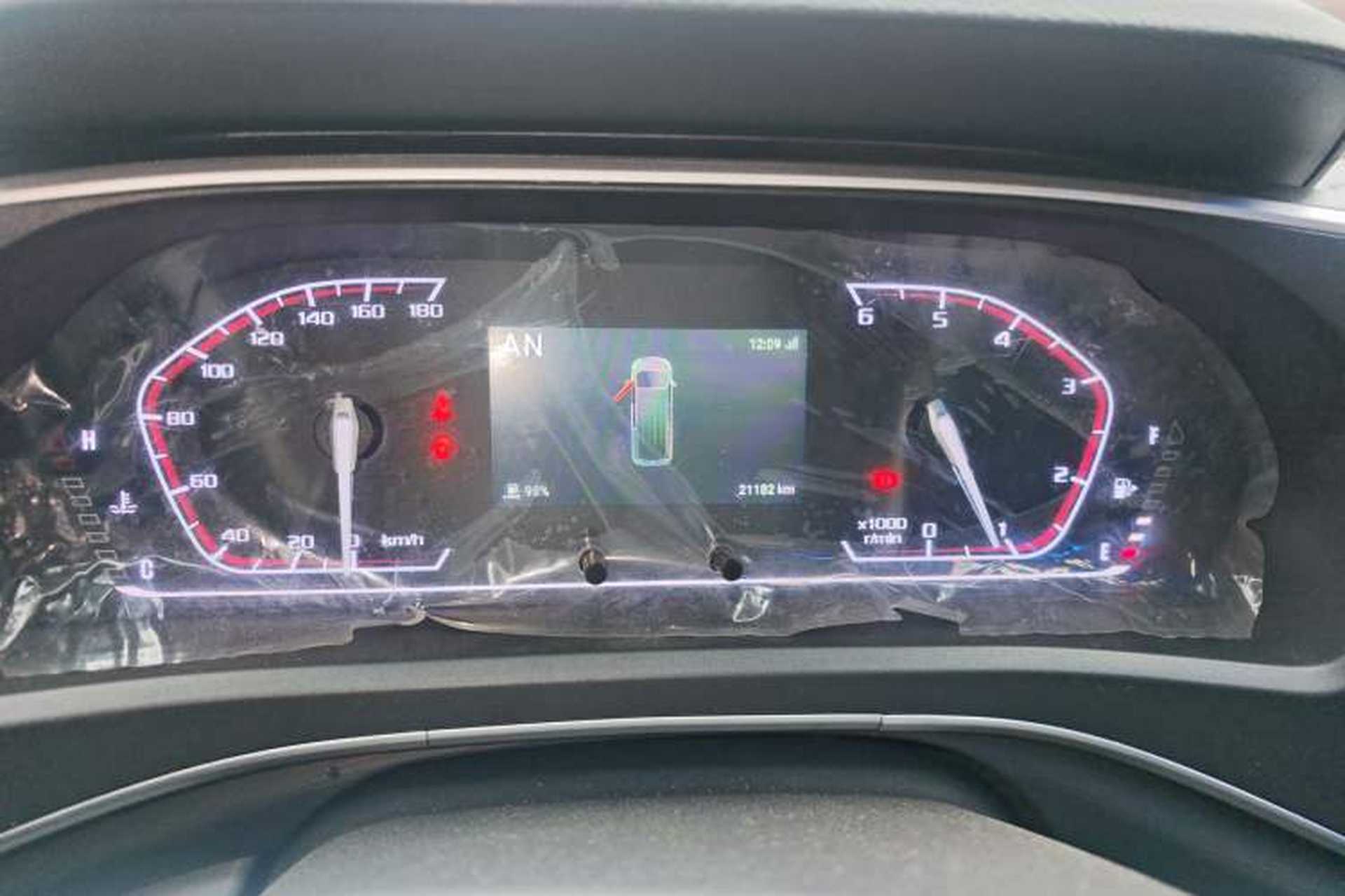 Used SAIC MAXUS Xintu V80 2024 Aotong Value Edition 6AMT Short Wheelbase Mid-Roof Model 127 Ps 5/6 Seats Instrument Cluster