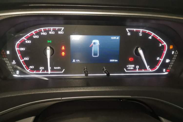 Used SAIC MAXUS Xintu V80 2024 Facelift Aoyuntong 6MT Long Wheelbase Mid-Top Version 147 Ps 6/7/8/9-Seater Instrument Cluster