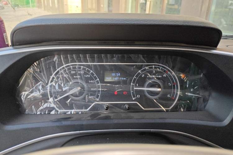 Used SAIC MAXUS Xintu V80 2024 Aotong Value Edition 6MT Long-Wheelbase Mid-Roof Model with 127 Ps Available in 6/7/8/9-Seater Configurations Instrument Cluster