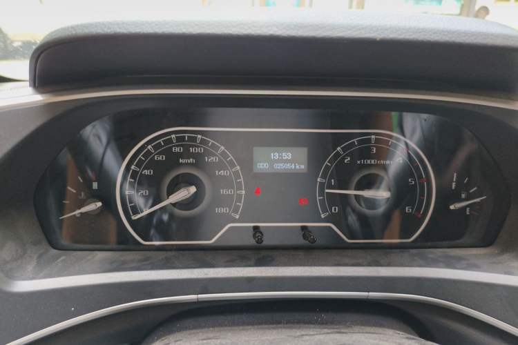 Used SAIC MAXUS Xintu V80  Instrument Cluster
