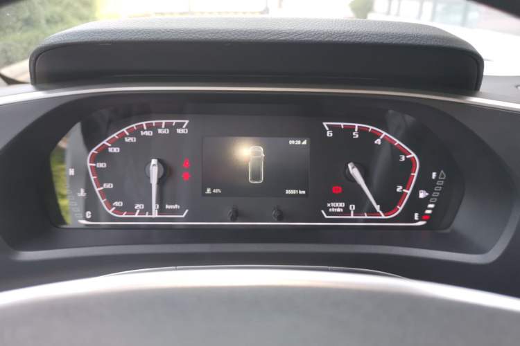 Used SAIC MAXUS Xintu V80 2024 Aotuntong 6MT Short-Wheelbase Ultra-Low Roof 127 Ps 5/6 Seats Instrument Cluster