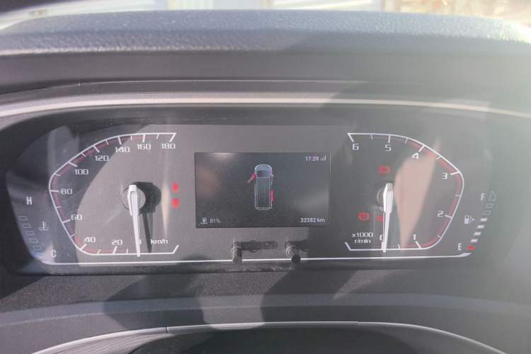 Used SAIC MAXUS Xintu V80 2024 Aotuntong 6MT Short-Wheelbase Ultra-Low Roof 127 Ps 5/6 Seats Instrument Cluster