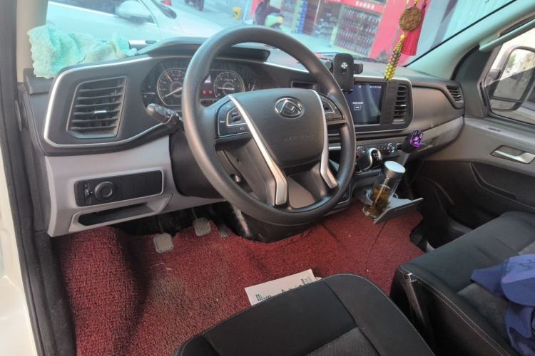 Used SAIC MAXUS Xintu V80 2024 Aotuntong Value Edition 6MT Long Wheelbase Ultra-Low Roof 127 Ps 6/7/8/9-Seater Interior 2