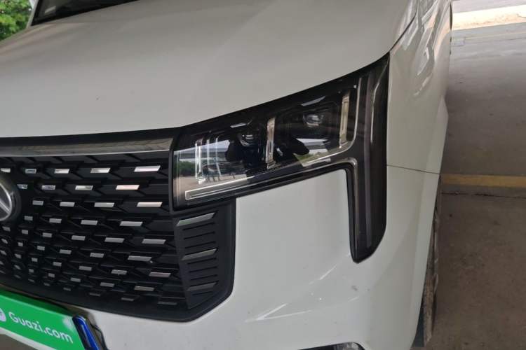 Used SAIC MAXUS Xintu V80 2024 Aoyuntong 6MT Long-Wheelbase Mid-Roof Model 127 Ps 6/7/8/9 Seater Left Front Headlight