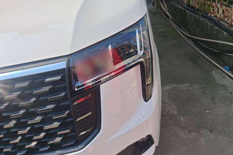 Used SAIC MAXUS Xintu V80 2024 Aotuntong 6MT Short-Wheelbase Ultra-Low Roof 127 Ps 5/6 Seats Left Front Headlight