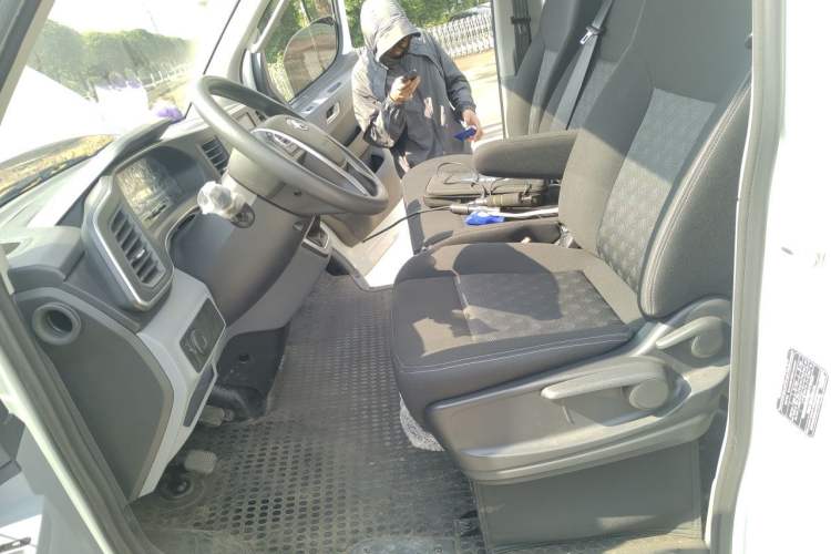 Used SAIC MAXUS Xintu V80 2024 Aotuntong Value Edition 6MT Short Wheelbase Ultra-Low Roof 127 Ps 5/6 Seats Left Front Seat