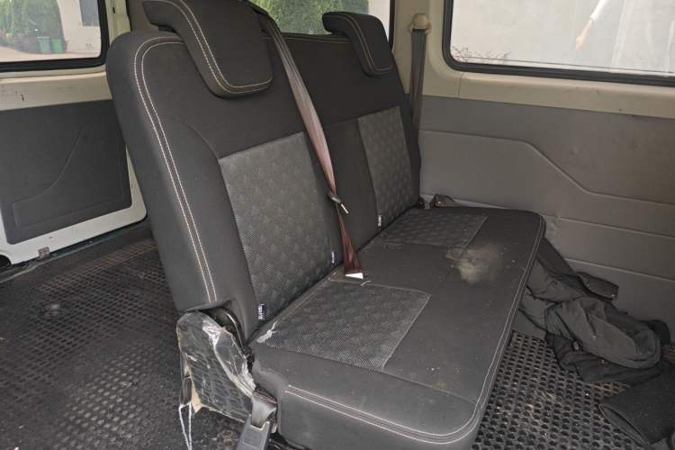 Used SAIC MAXUS Xintu V80 2024 Restyled Aoyuntong 6MT Short Wheelbase Ultra-Low Roof 147 Ps 5/6 Seats Left Rear Seat