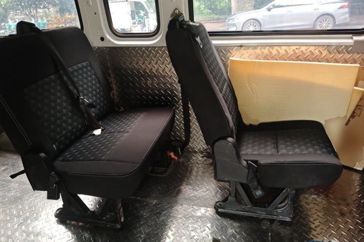 Used SAIC MAXUS Xintu V80 2024 Aoyuntong 6MT Long-Wheelbase Mid-Roof Model 127 Ps 6/7/8/9 Seater Left Rear Seat