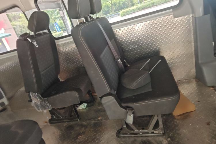 Used SAIC MAXUS Xintu V80 2024 Aoyuntong 6MT Long-Wheelbase Mid-Roof Model 127 Ps 6/7/8/9 Seater Left Rear Seat