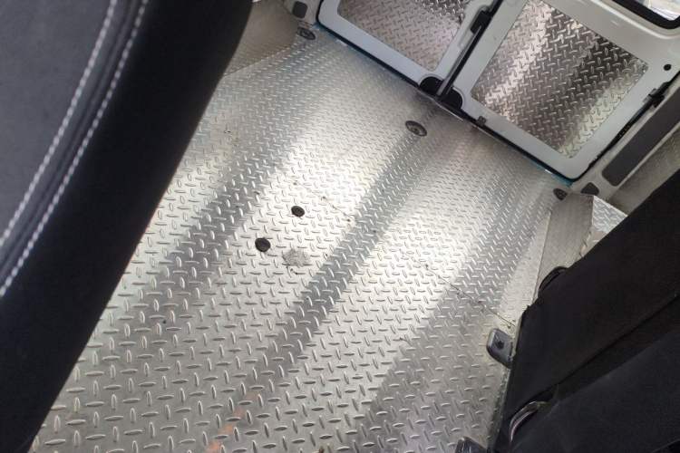 Used SAIC MAXUS Xintu V80  Left Rear Seat
