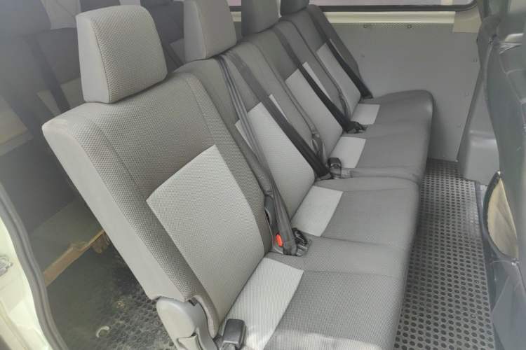 Used SAIC MAXUS Xintu V80 2024 Aotuntong Value Edition 6AMT Long Wheelbase Ultra-Low Roof 127 Ps 6/7/8/9-Seater Left Rear Seat