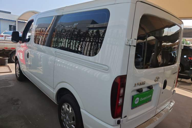 Used SAIC MAXUS Xintu V80 2024 Aotuntong 6MT Short-Wheelbase Ultra-Low Roof 127 Ps 5/6 Seats Left Side