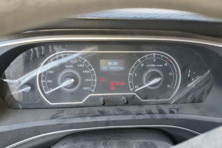 Used SAIC MAXUS Xintu V80 2024 Aotong Value Edition 6MT Long-Wheelbase Mid-Roof Model with 127 Ps Available in 6/7/8/9-Seater Configurations Odometer Close Up