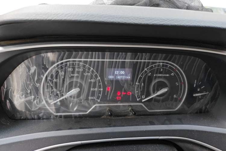 Used SAIC MAXUS Xintu V80  Odometer Close Up