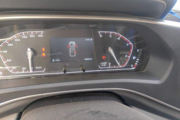 Used SAIC MAXUS Xintu V80 2024 Facelift Aoyuntong 6MT Long Wheelbase Ultra-Low Roof 147 Ps 6/7/8/9-Seater Odometer Close Up