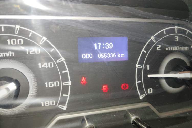 Used SAIC MAXUS Xintu V80 2024 Aotong Value Edition 6MT Long-Wheelbase Mid-Roof Model with 127 Ps Available in 6/7/8/9-Seater Configurations Odometer Close Up