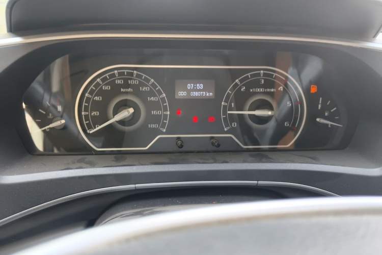 Used SAIC MAXUS Xintu V80 2024 Aotuntong Value Edition 6MT Short Wheelbase Mid-Height Roof 127 Ps 5/6 Seats Odometer Close Up