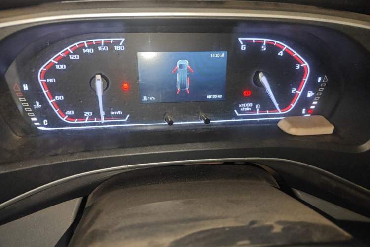 Used SAIC MAXUS Xintu V80 2024 Aotuntong 6MT Long-Wheelbase Mid-Roof Model 147 Ps 6/7/8/9-Seater Odometer Close Up
