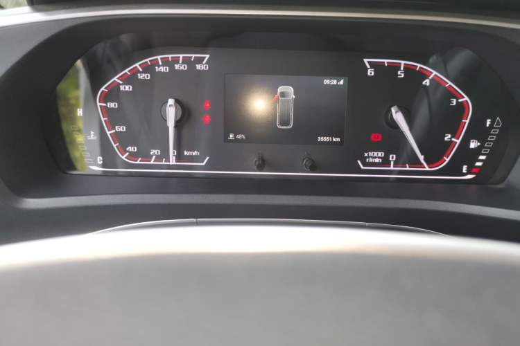 Used SAIC MAXUS Xintu V80 2024 Aotuntong 6MT Short-Wheelbase Ultra-Low Roof 127 Ps 5/6 Seats Odometer Close Up