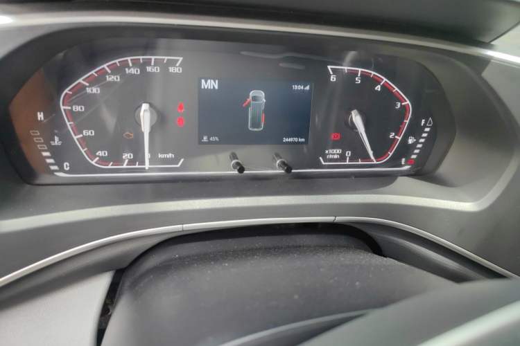 Used SAIC MAXUS Xintu V80 2024 Aotuntong Value Edition 6AMT Long Wheelbase Ultra-Low Roof 127 Ps 6/7/8/9-Seater Odometer Close Up