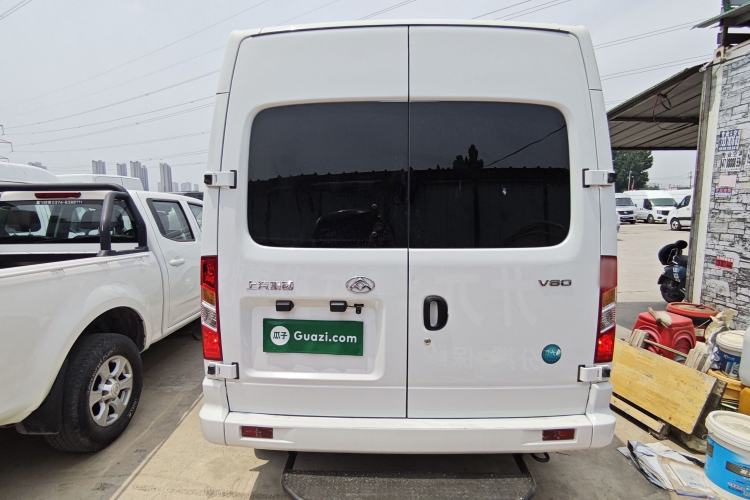 Used SAIC MAXUS Xintu V80 2024 Aotuntong Value Edition 6MT Short Wheelbase Mid-Height Roof 127 Ps 5/6 Seats Rear